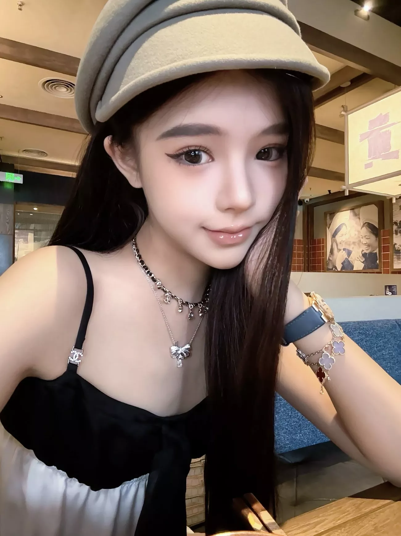 샤넬 가죽 체인 장식 멀티 참 초커 상세 이미지 19