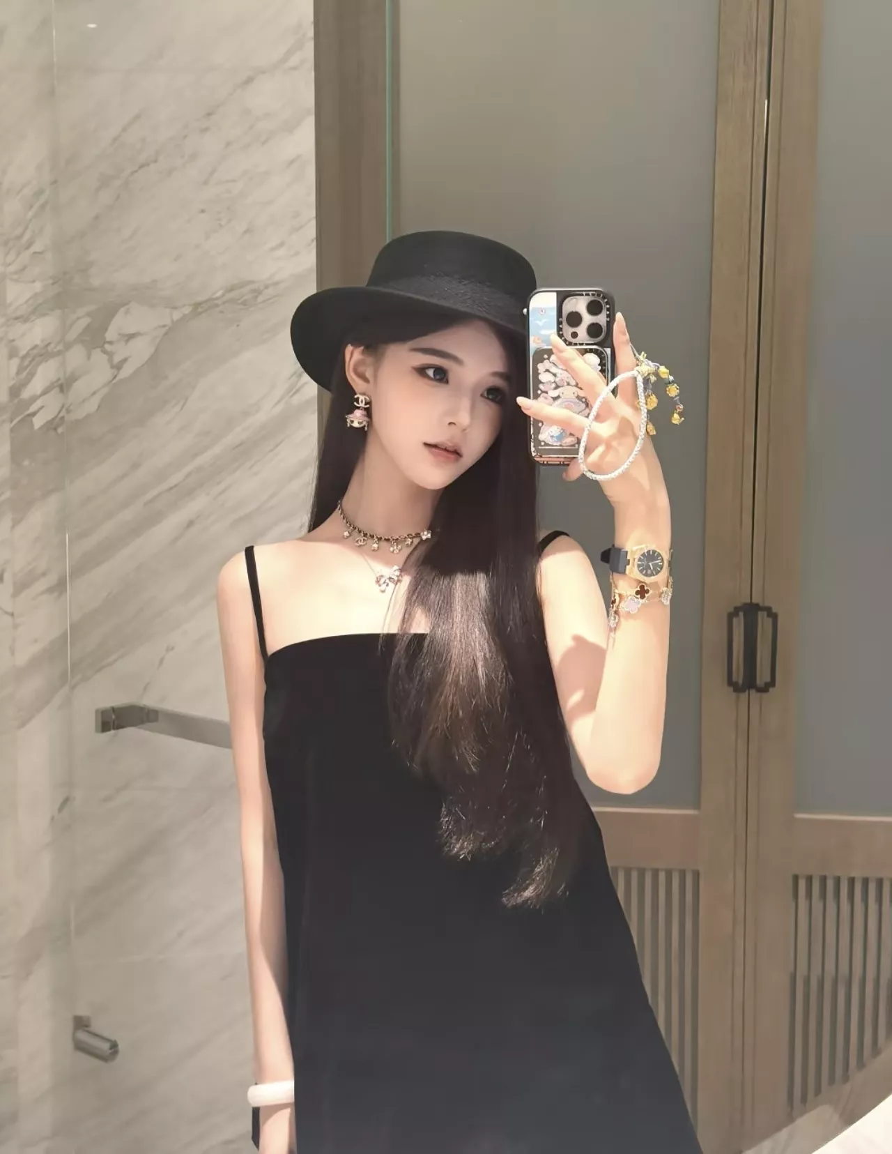 샤넬 가죽 체인 장식 멀티 참 초커 상세 이미지 23