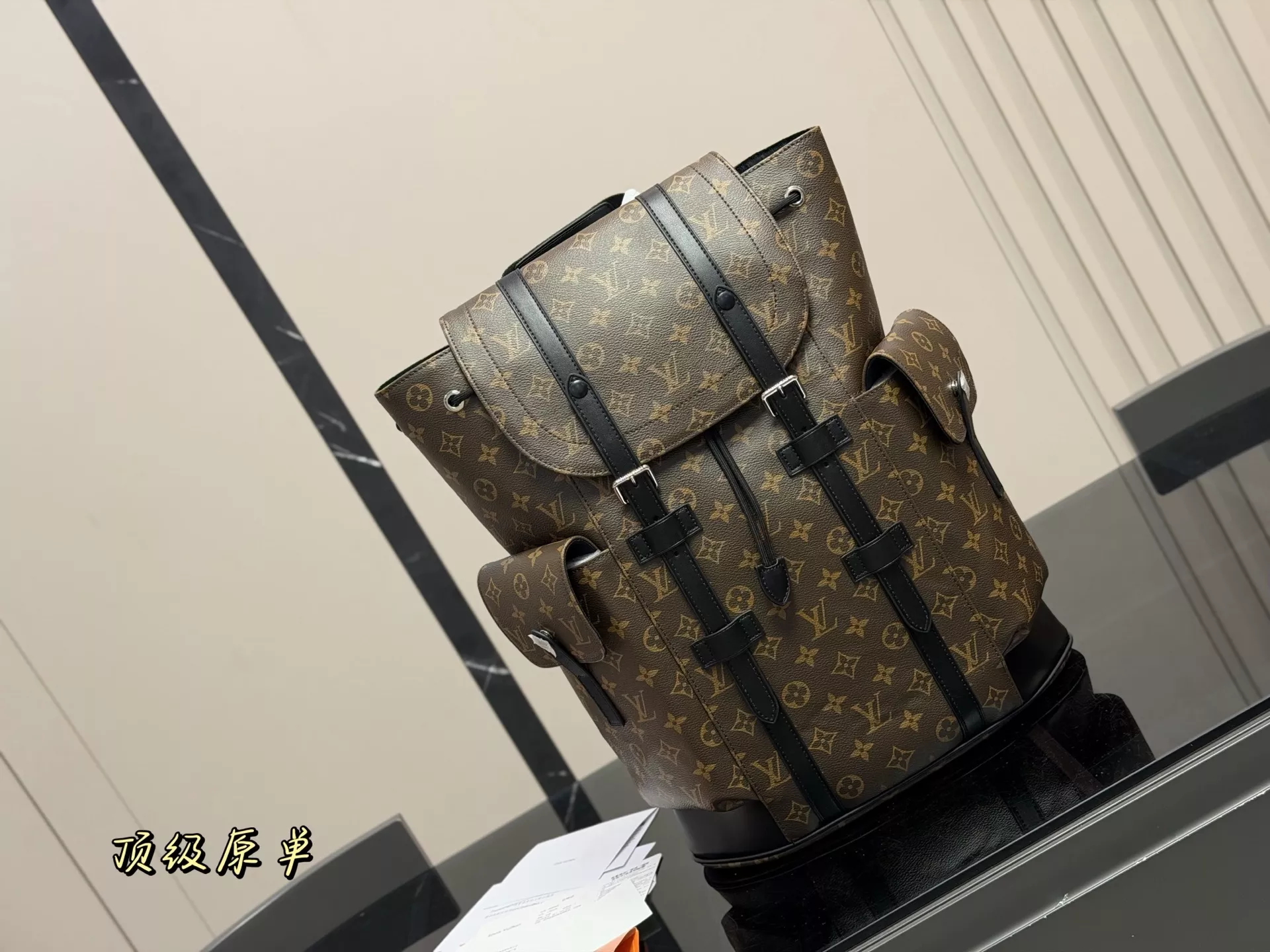 루이비통 모노그램 캔버스 더블 스트랩 백 상세 이미지 10
