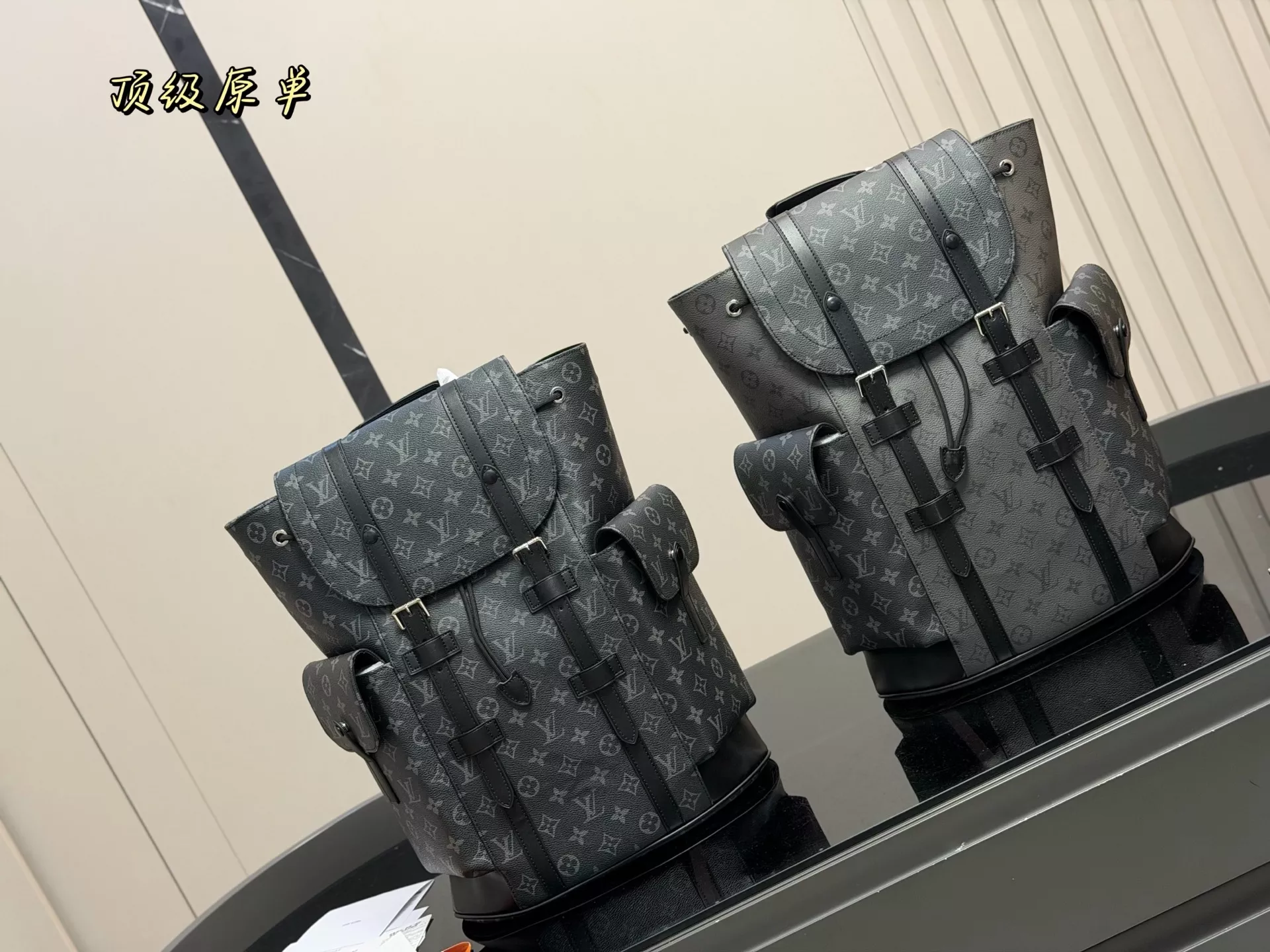 루이비통 모노그램 캔버스 더블 스트랩 백 상세 이미지 1