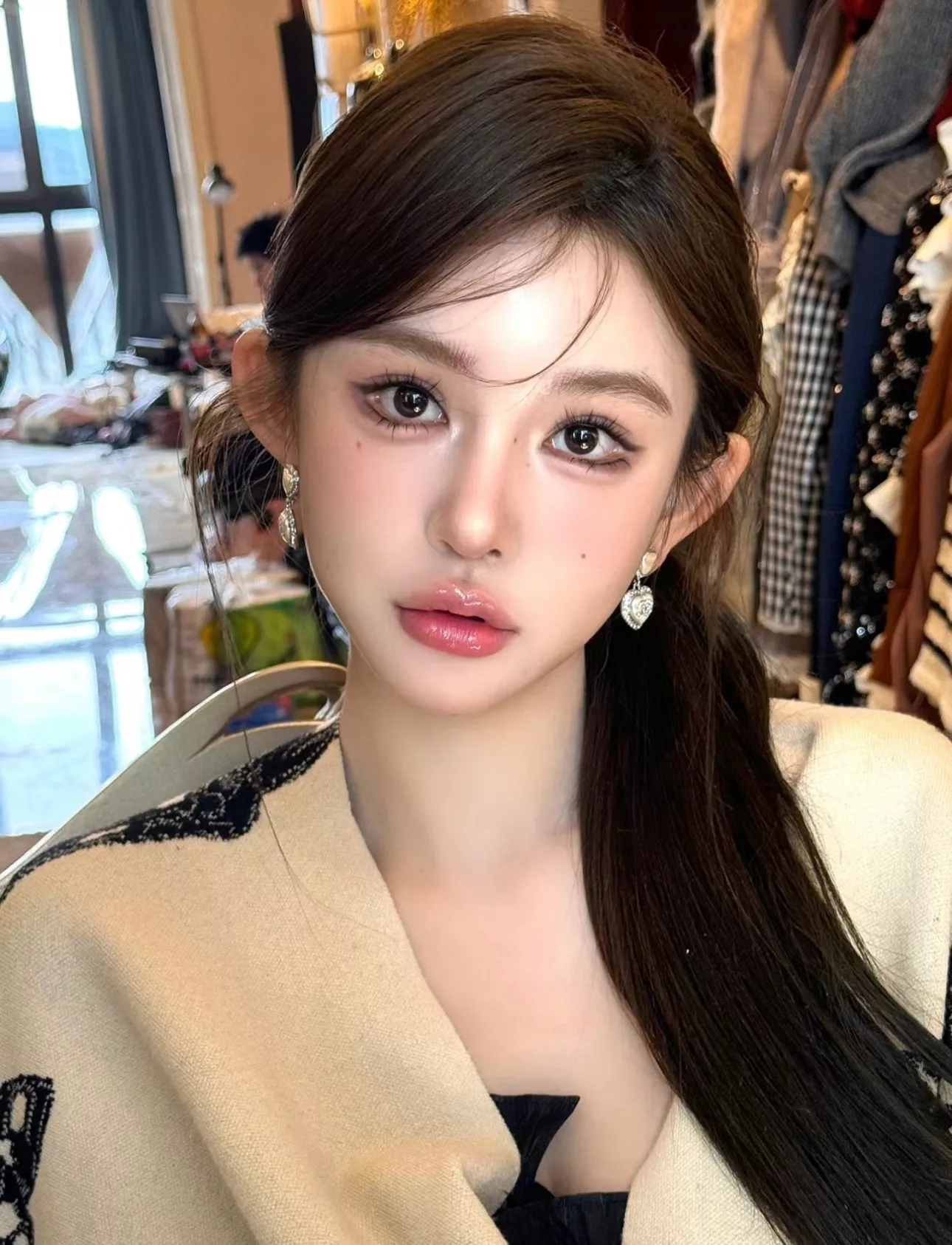 샤넬 실버 하트 드롭 이어링 상세 이미지 11