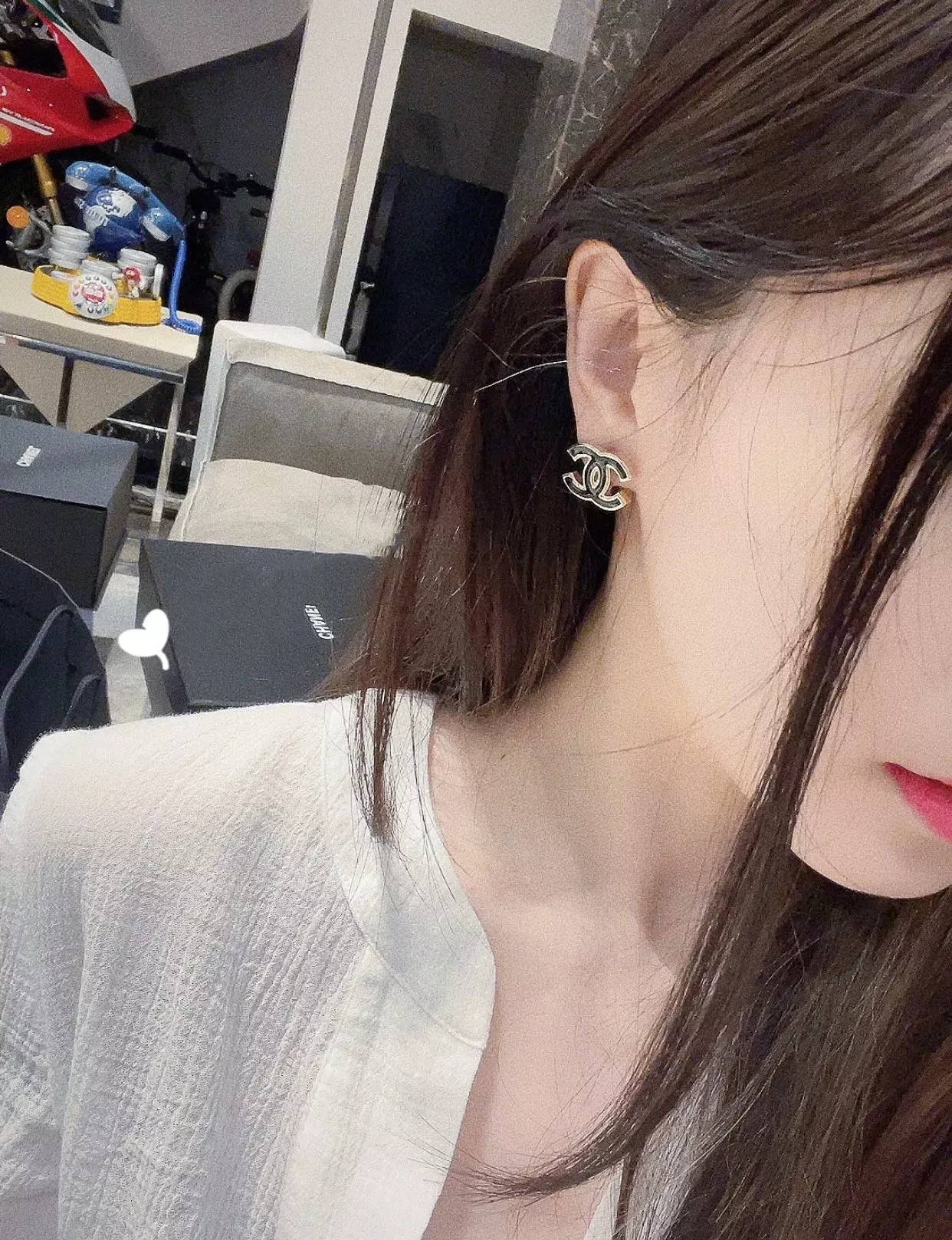 샤넬 블랙 앤 화이트 에나멜 더블 씨 이어링 상세 이미지 11