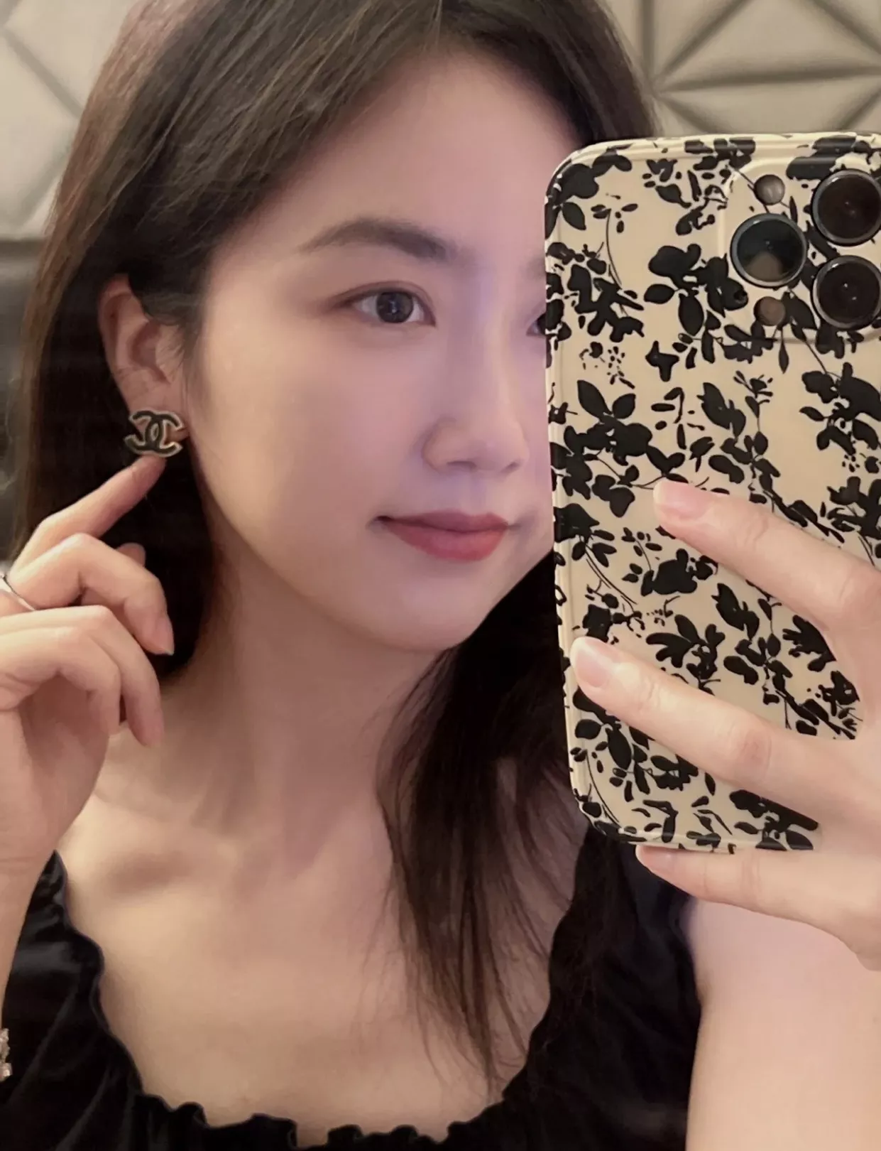 샤넬 블랙 앤 화이트 에나멜 더블 씨 이어링 상세 이미지 29