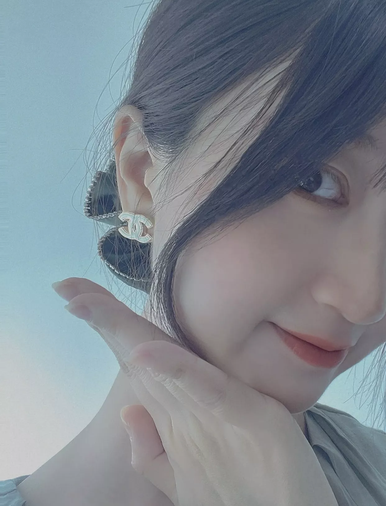 샤넬 블랙 앤 화이트 에나멜 더블 씨 이어링 상세 이미지 30