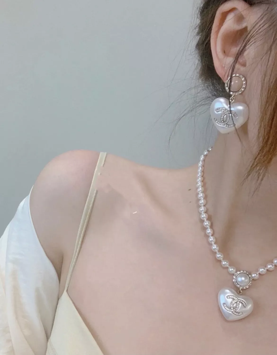 샤넬 하트 진주 이어링 상세 이미지 25