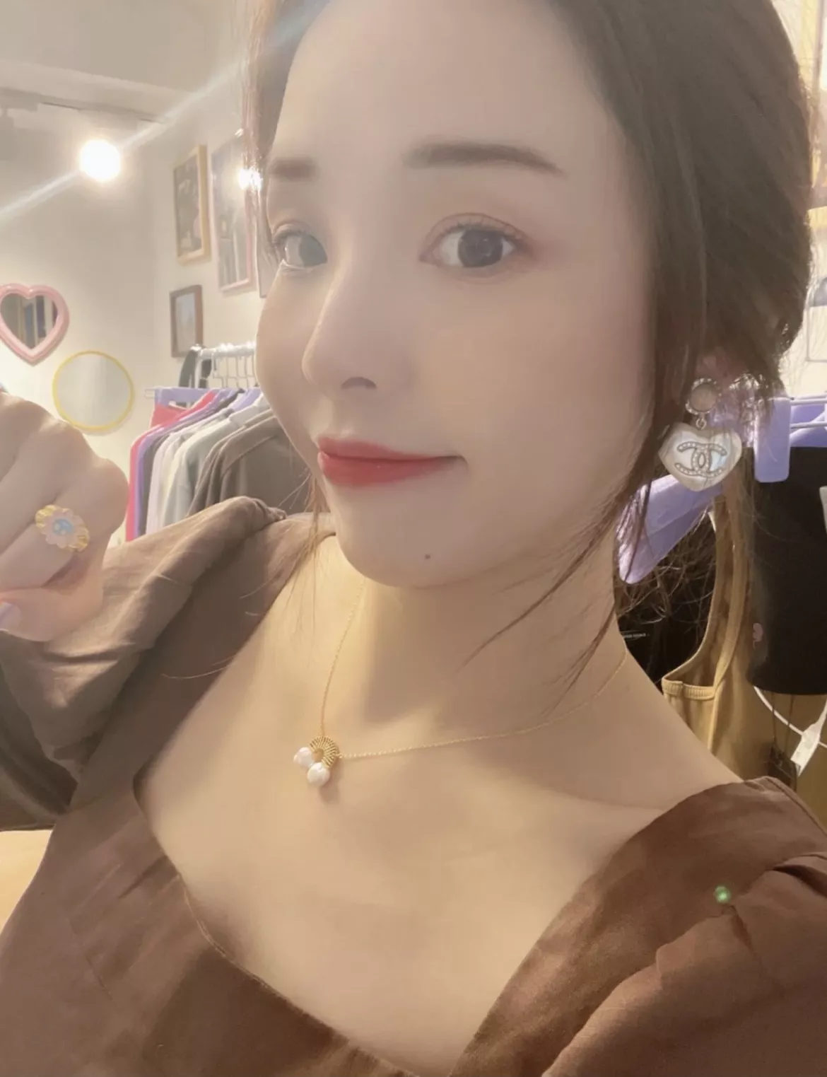 샤넬 하트 진주 이어링 상세 이미지 34