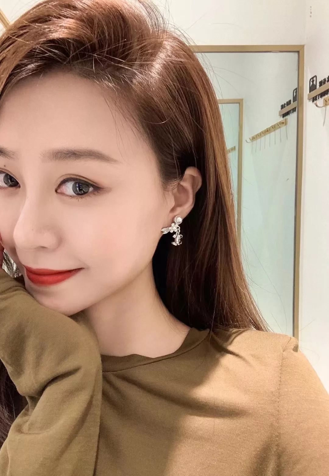 샤넬 플라워 모티브 씨씨 이어링 상세 이미지 11