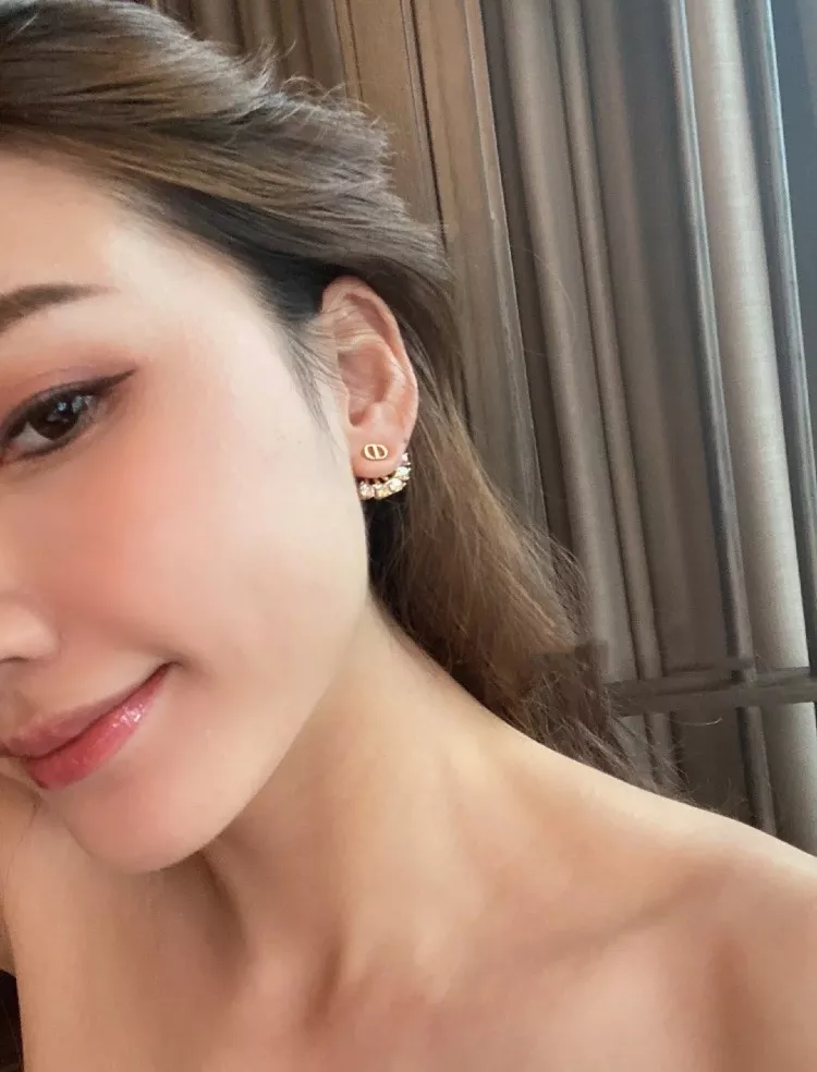 디올 팬 모티브 크리스탈 이어 장식 상세 이미지 13
