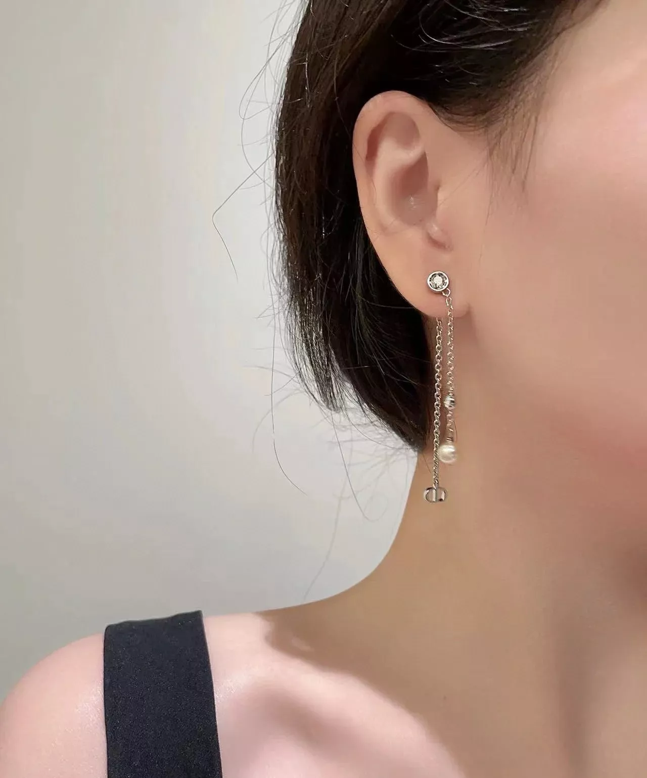 디올 더블 체인 진주 크리스탈 이어링 상세 이미지 11