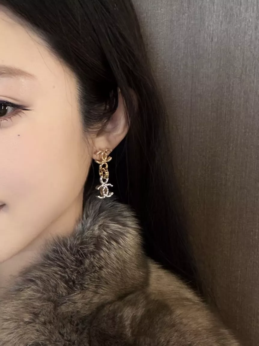샤넬 금은 배색 씨씨 드롭 이어링 상세 이미지 14