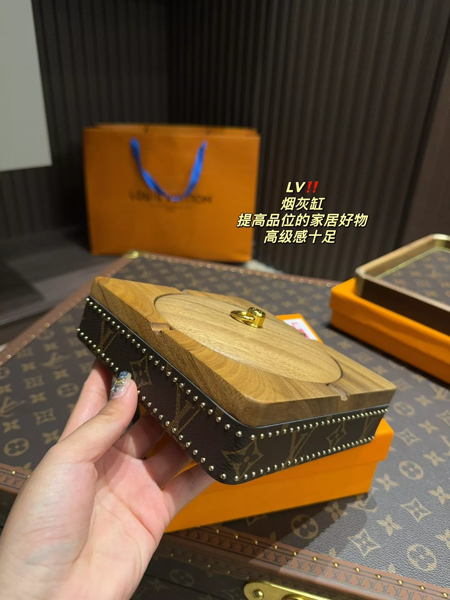 루이비통 블랙월넛 우드 황동 내피 재떨이 상세 이미지 4