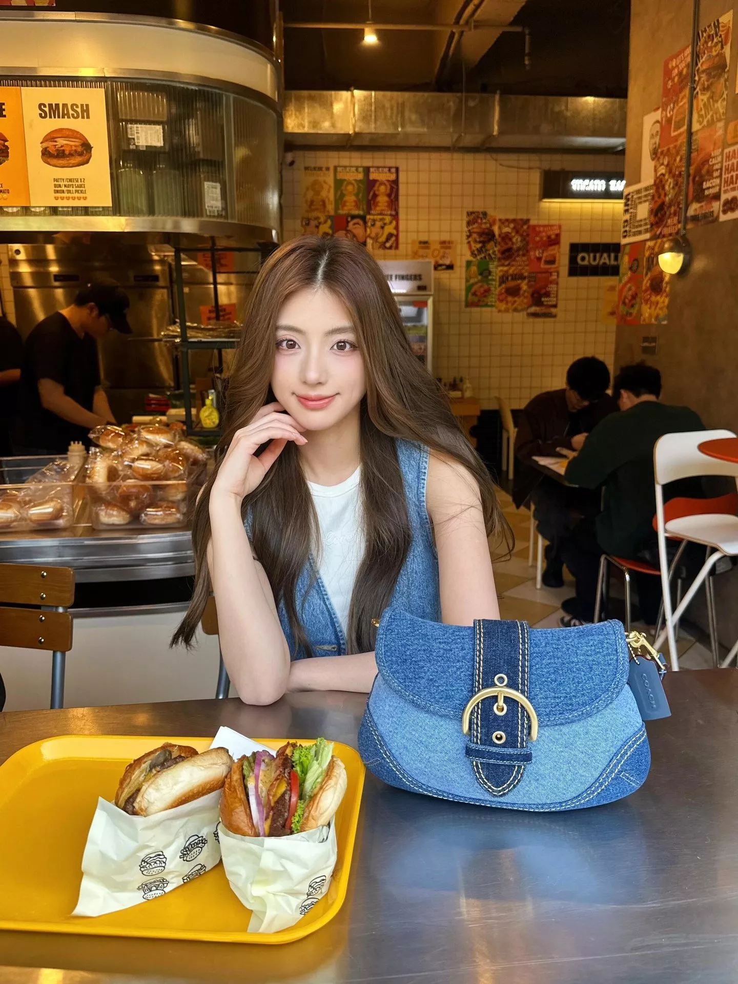 코치 빈티지 무드 플랩 겨드랑이백 상세 이미지 52
