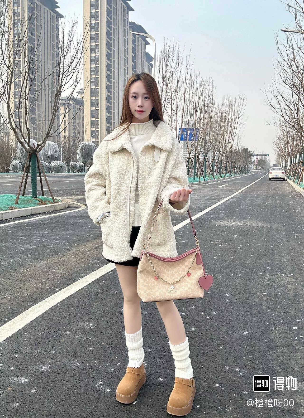 코치 로럴 31 월형 숄더 가방 상세 이미지 56