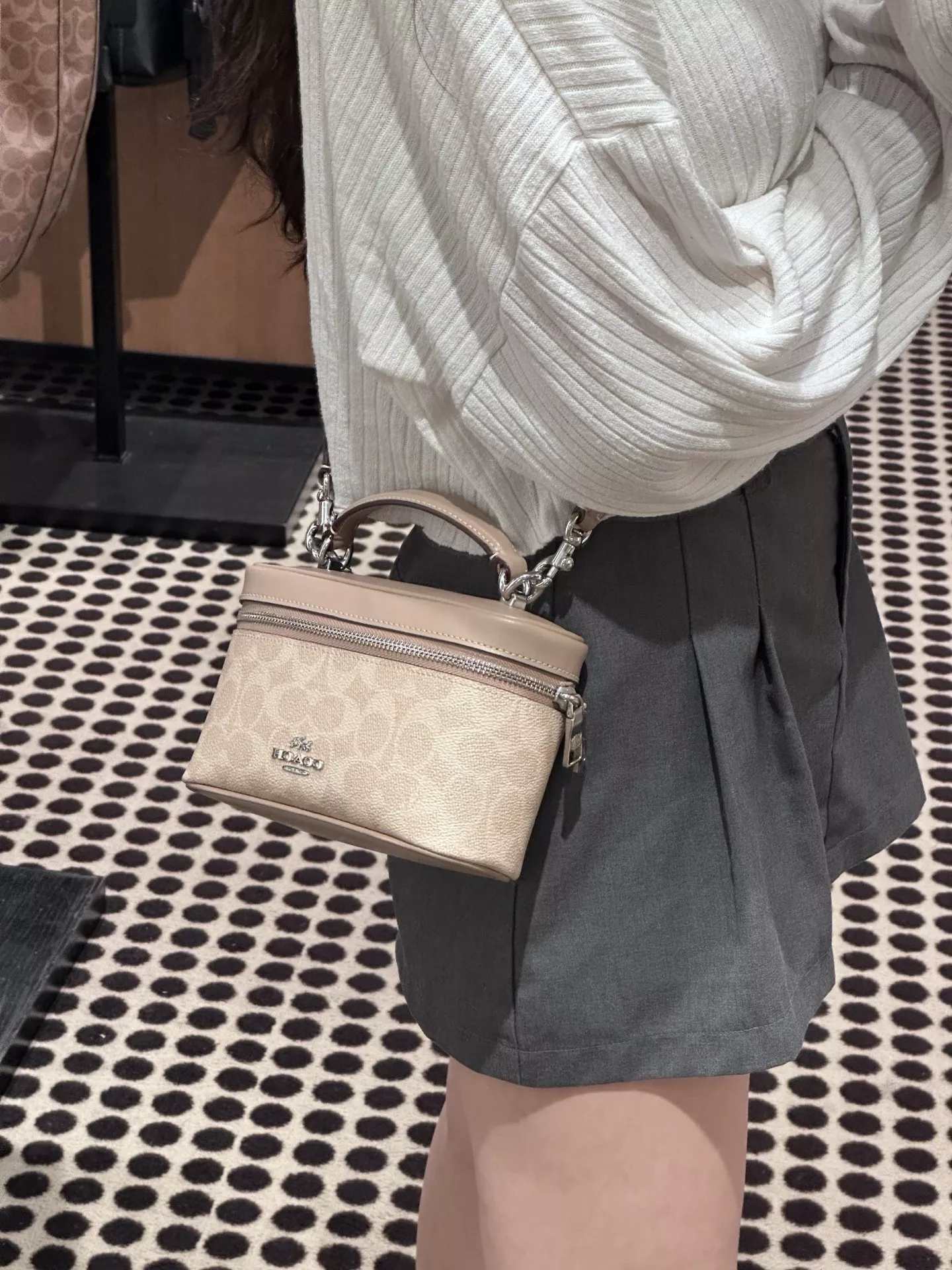 코치 레이너 박스 실루엣 백 상세 이미지 61