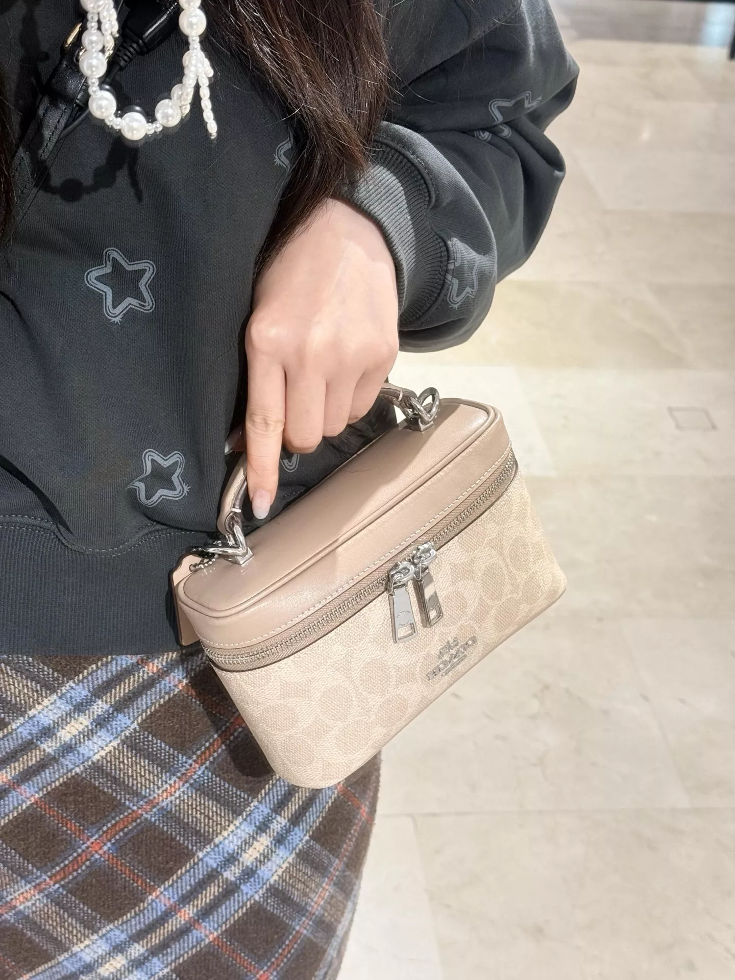 코치 레이너 박스 실루엣 백 상세 이미지 75
