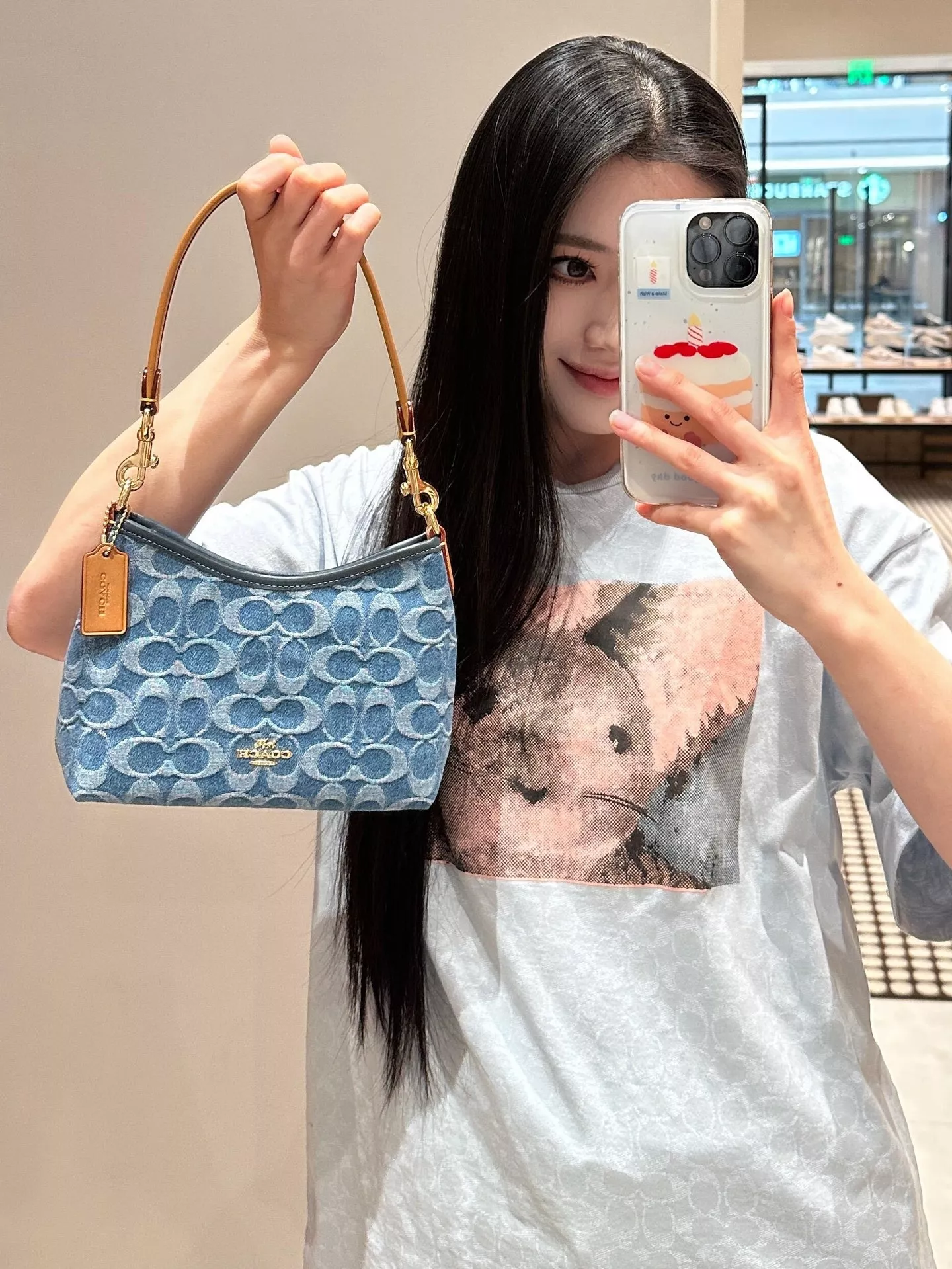 코치 시그니처 데님 캔버스 숄더백 상세 이미지 39