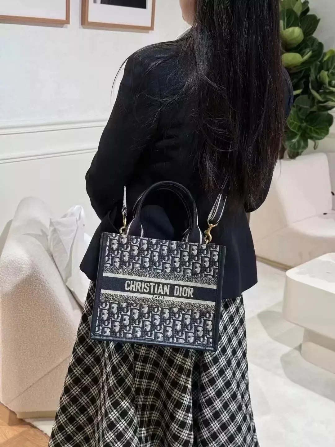 디올 오블리크 자수 캔버스 배색 백 상세 이미지 52