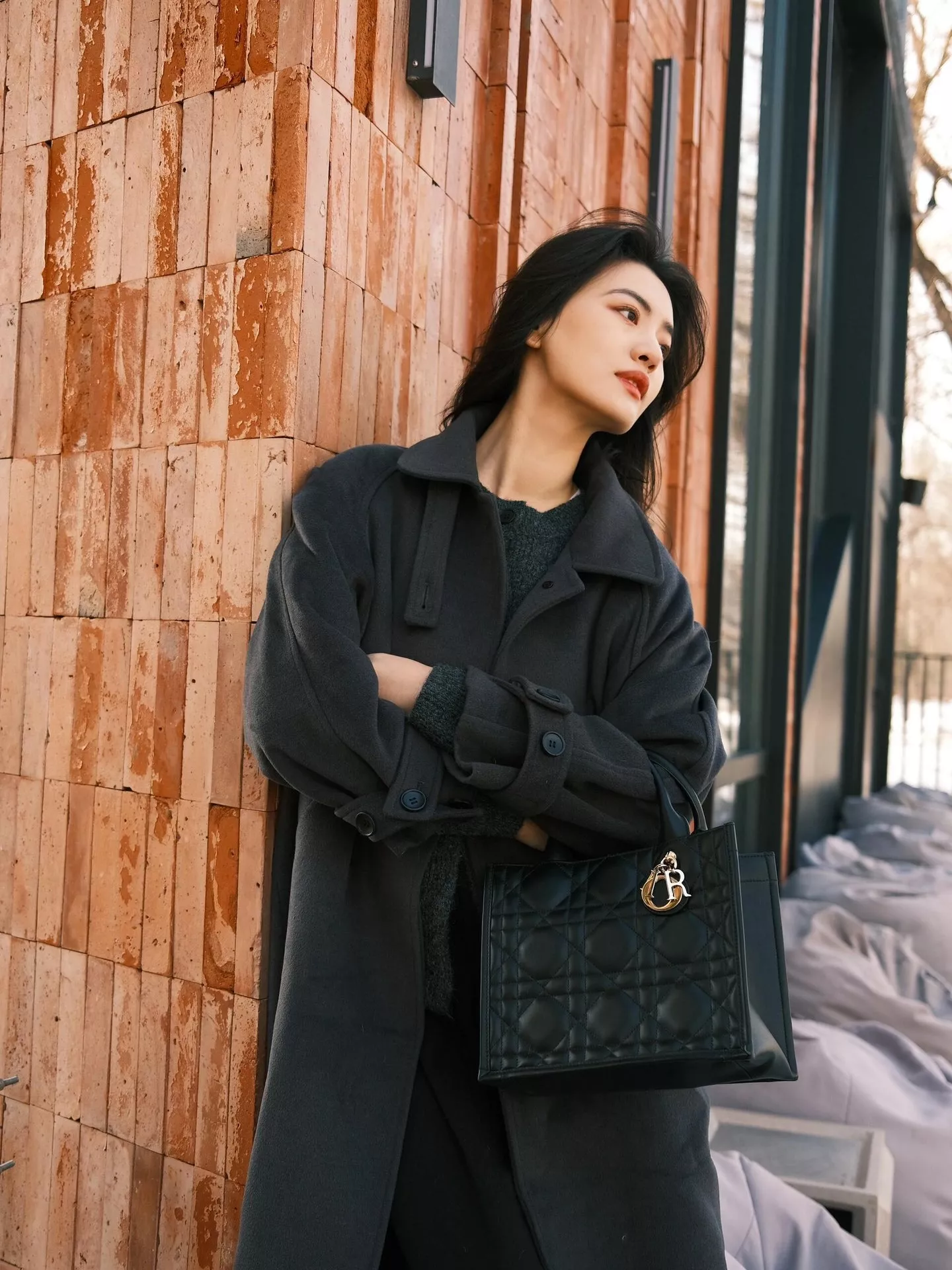 디올 가죽 까나쥬 패턴 탑핸들 백 상세 이미지 37