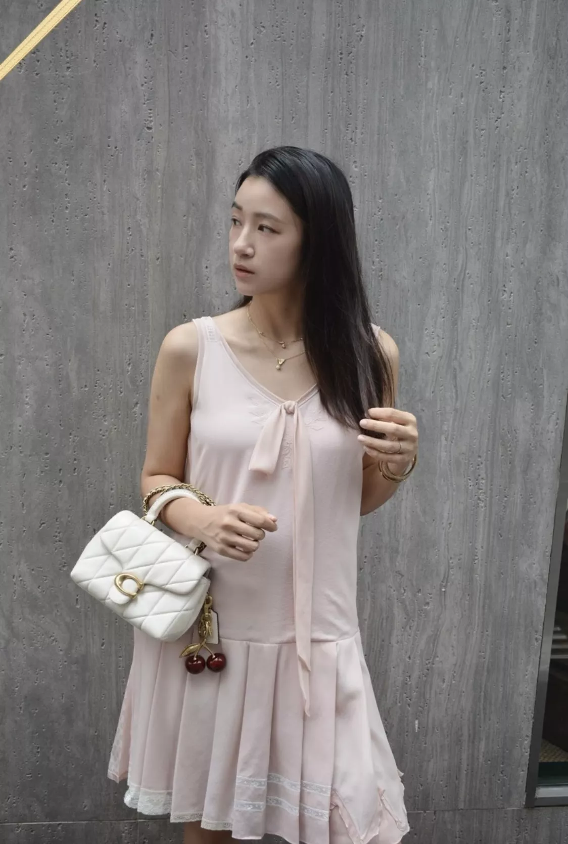 코치 퀼팅 플랩 체인 백 상세 이미지 100