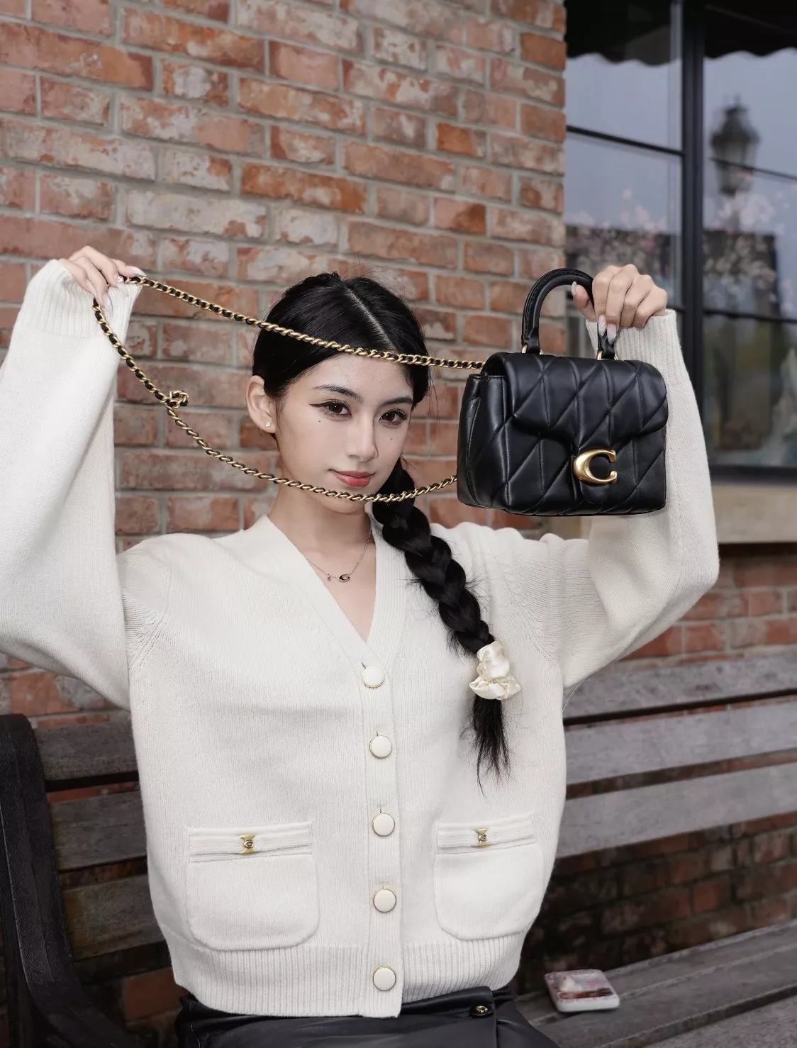 코치 퀼팅 플랩 체인 백 상세 이미지 85