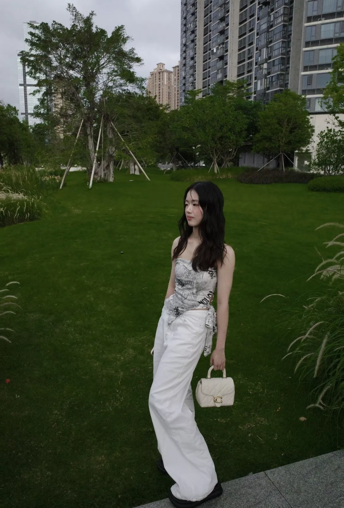 코치 퀼팅 플랩 체인 백 상세 이미지 97