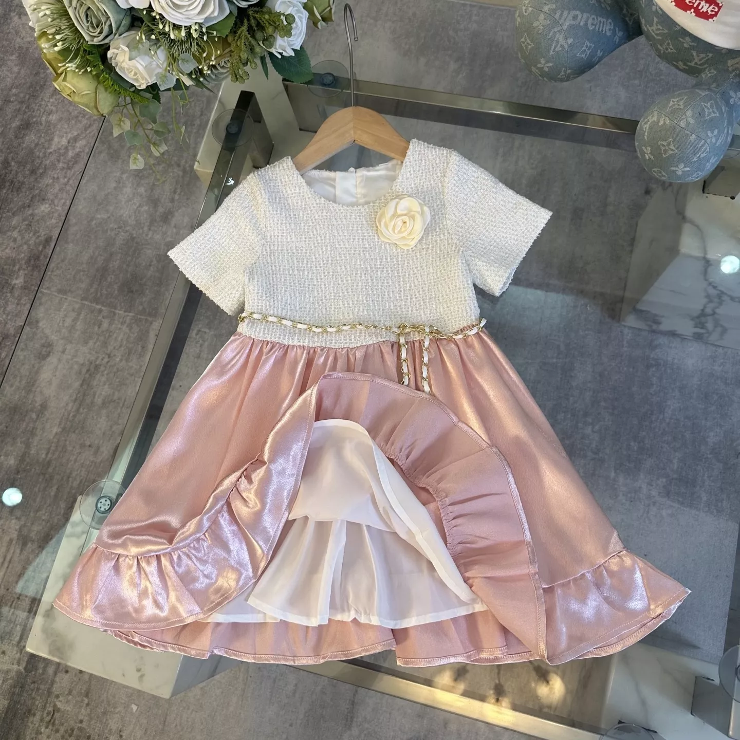 샤넬 배색 디테일 키즈 드레스 상세 이미지 7