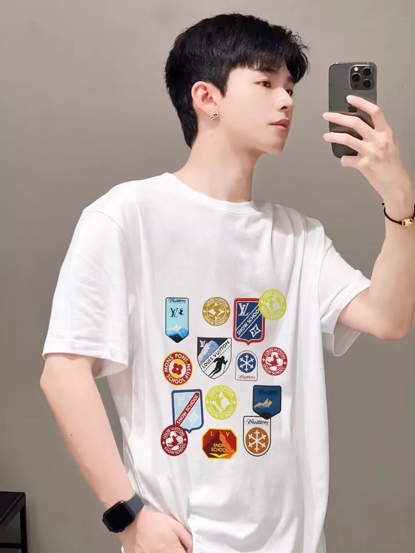 루이비통 멀티 배지 로고 프린트 라운드 반팔 상세 이미지 10