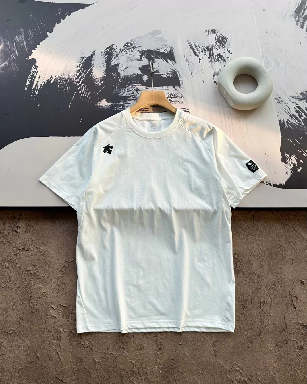 데상트 러닝 라인 쿨링 기능성 반팔 상의 상세 이미지 3