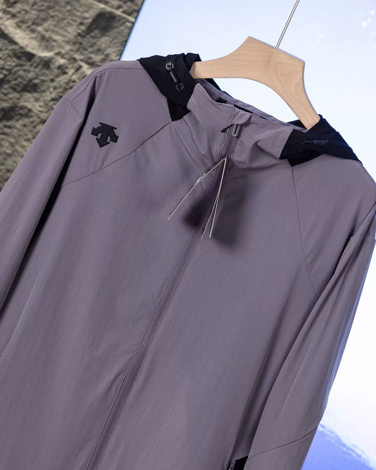 데상트 경량 후드 자외선 차단 아우터 상세 이미지 7