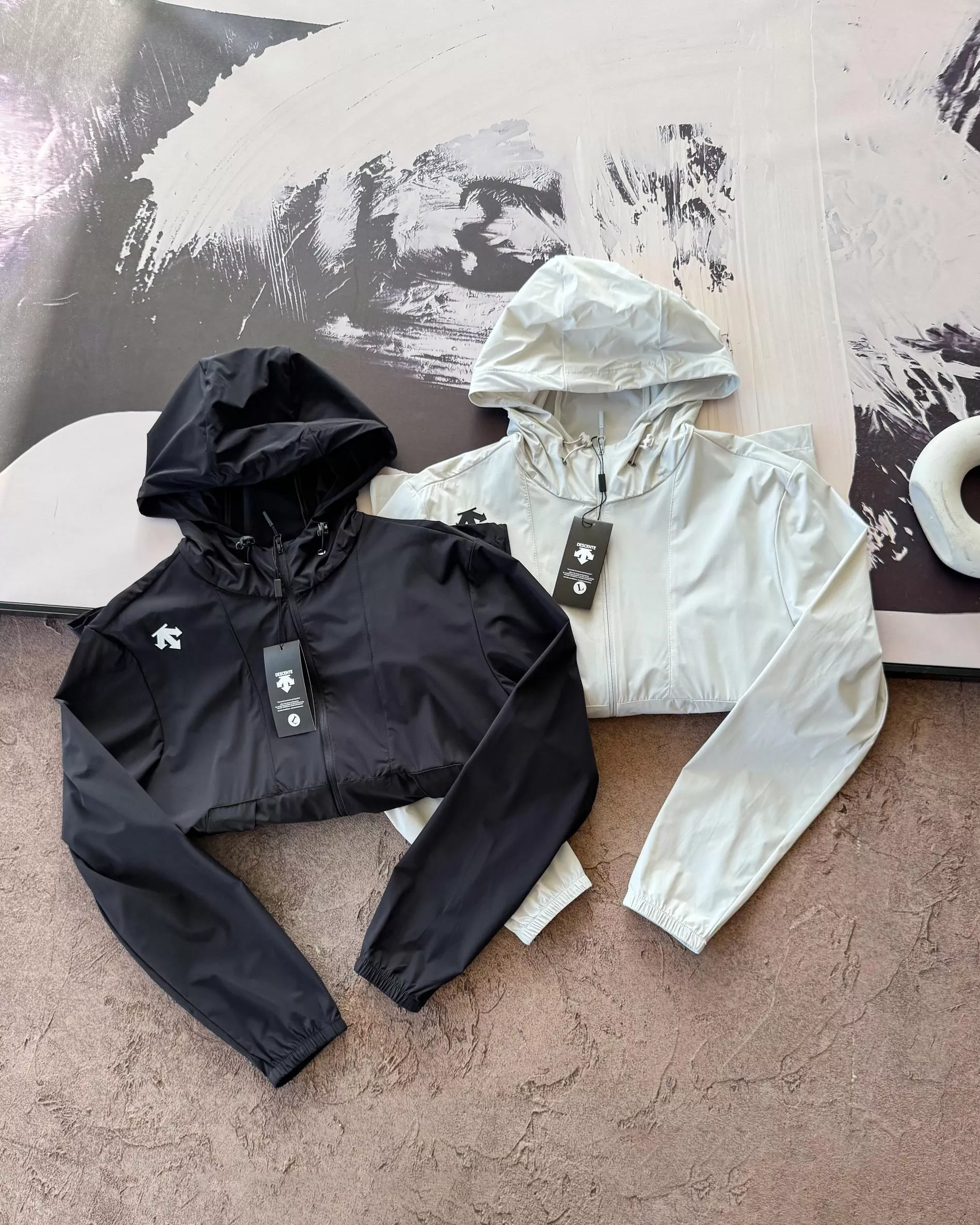 데상트 경량 후드 집업 바람막이 상세 이미지 14