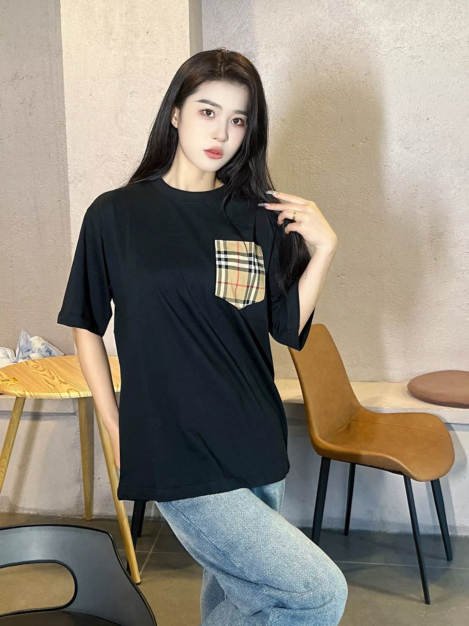 버버리 체크 포켓 포인트 반팔 상의 상세 이미지 10