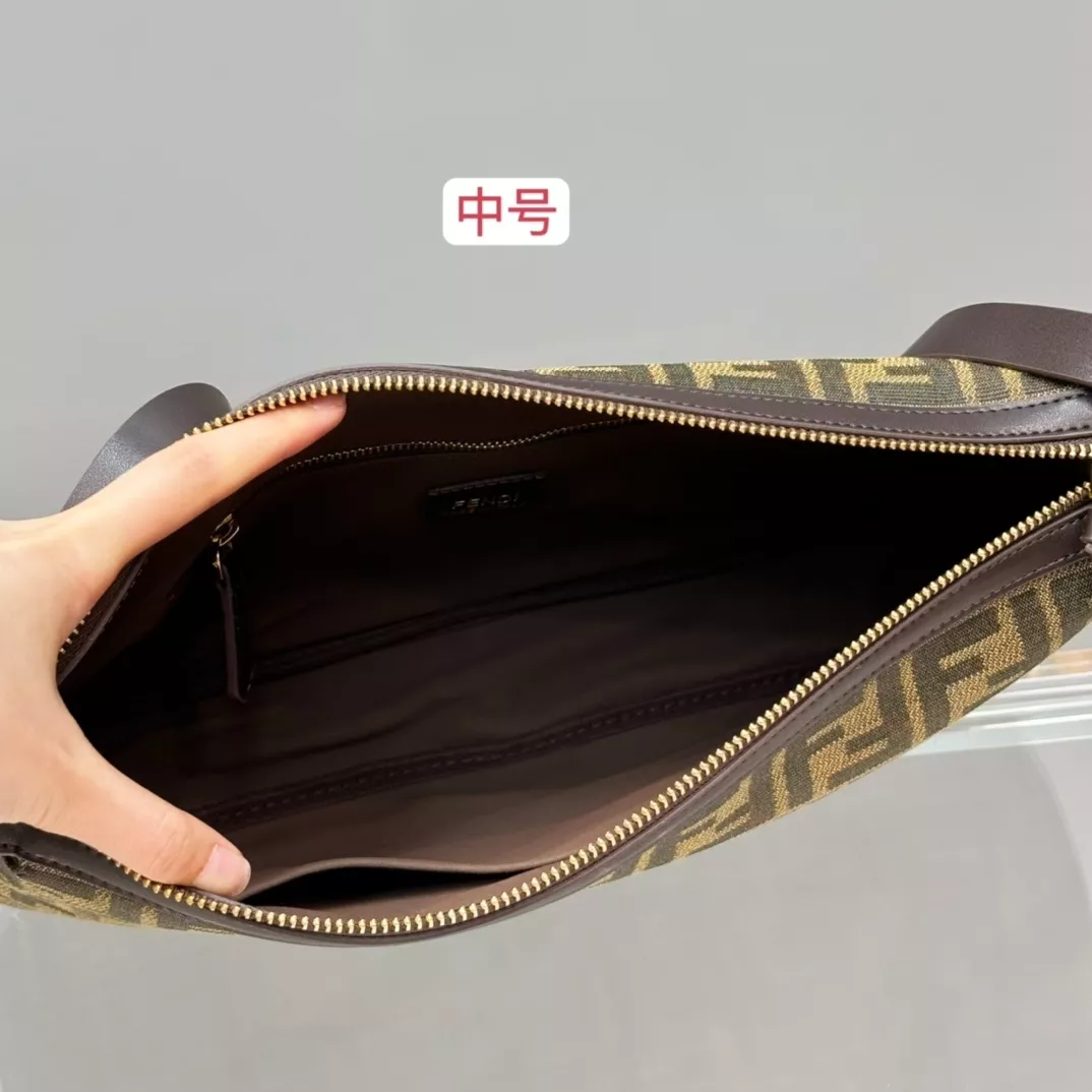펜디 심플리 라인 숄더 스타일 백 상세 이미지 8