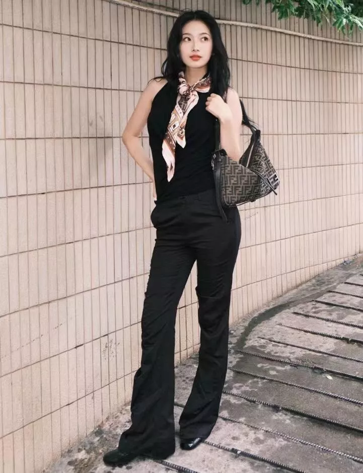 펜디 심플리 라인 숄더 스타일 백 상세 이미지 69