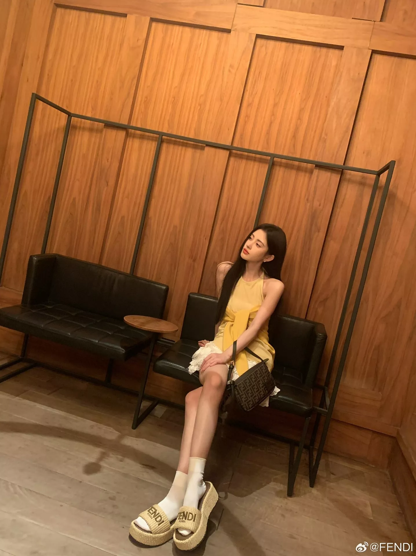 펜디 심플리 라인 숄더 스타일 백 상세 이미지 55
