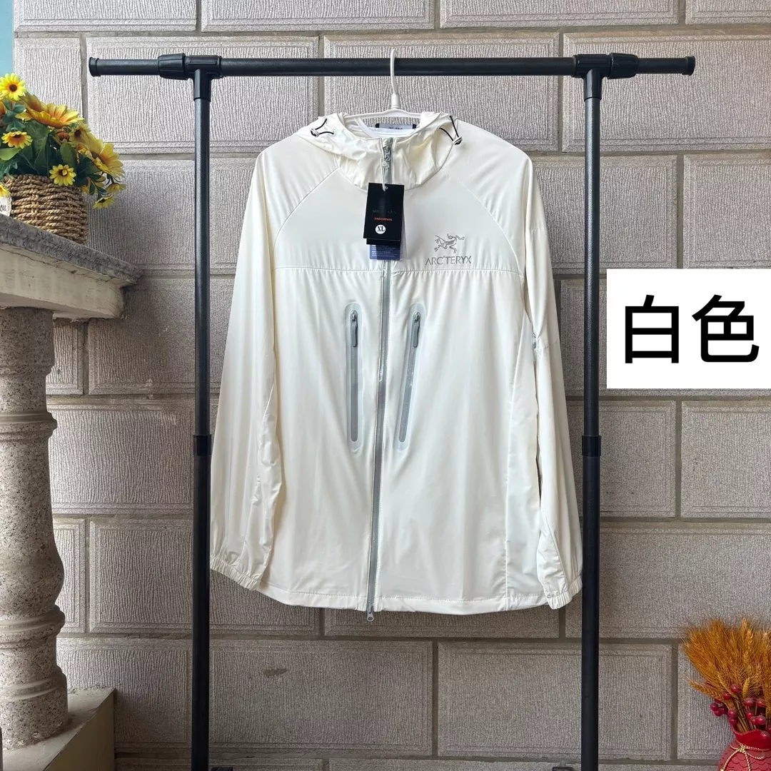 아크테릭스 경량 쿨코어 후드 바람막이 상세 이미지 2