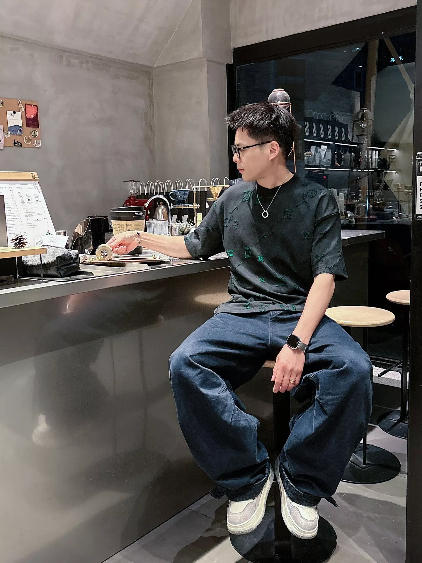 루이비통 로고 자카드 반팔 상의 상세 이미지 18
