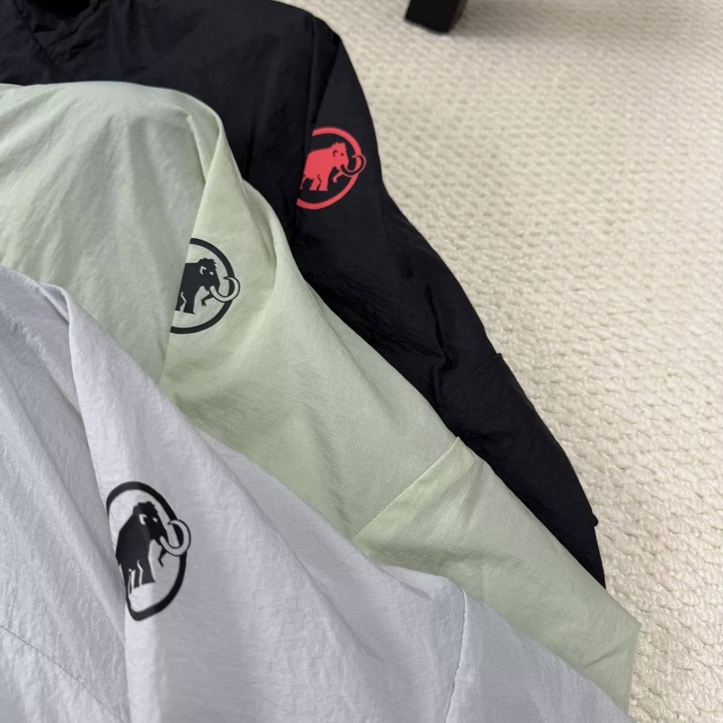 마무트 경량 후드 자외선 차단 아우터 상세 이미지 10