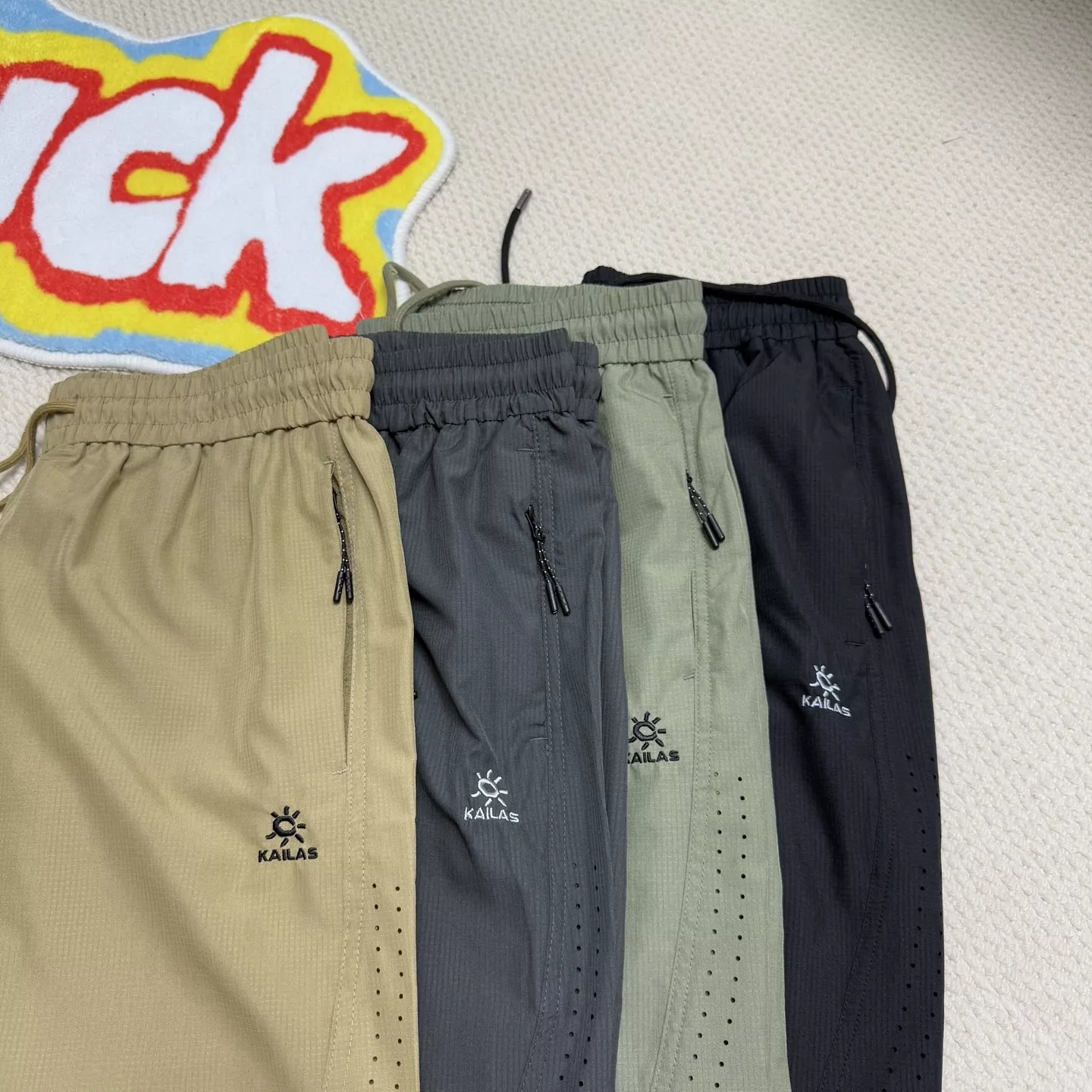 카일라스 경량 기능성 속건 스포츠 반바지 상세 이미지 18
