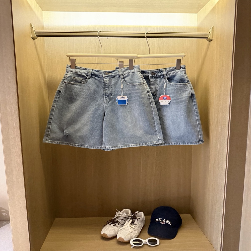 모앤코 하이웨이스트 디스트로이드 데님 버뮤다 팬츠
