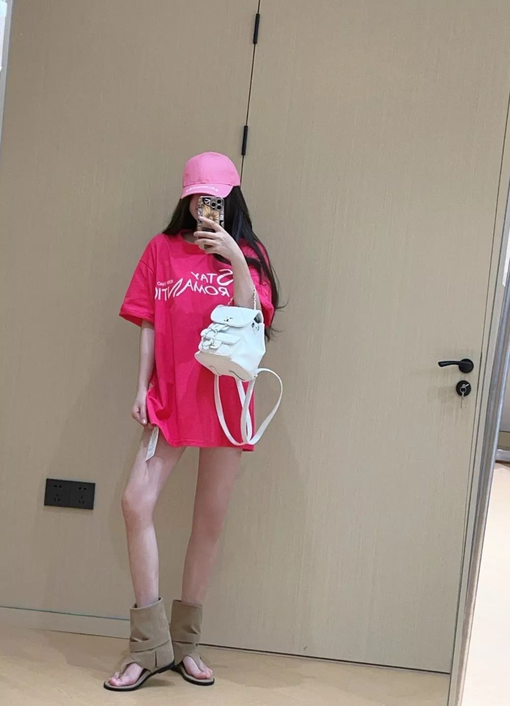 노브랜드 콘서트 무드 라즈베리 컬러 반팔 티 상세 이미지 8