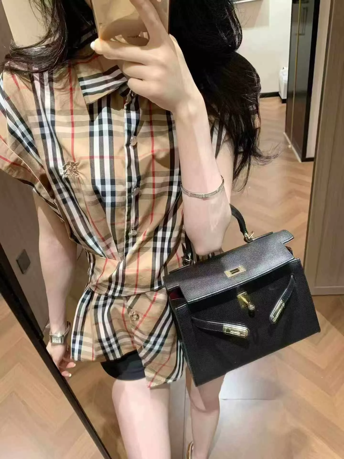 버버리 자수 체크 허리 스트랩 셔츠 상세 이미지 30