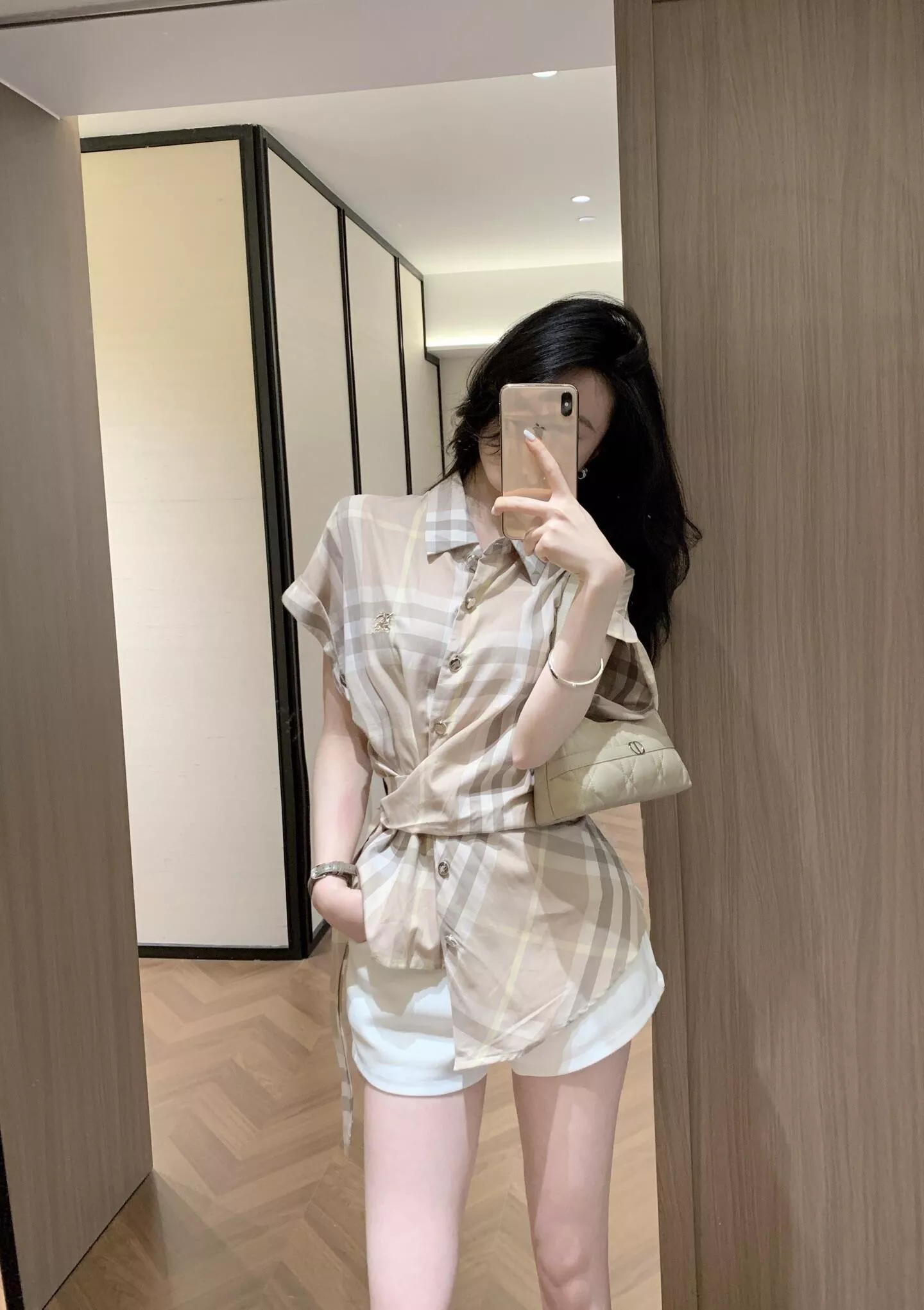 버버리 자수 체크 허리 스트랩 셔츠 상세 이미지 22