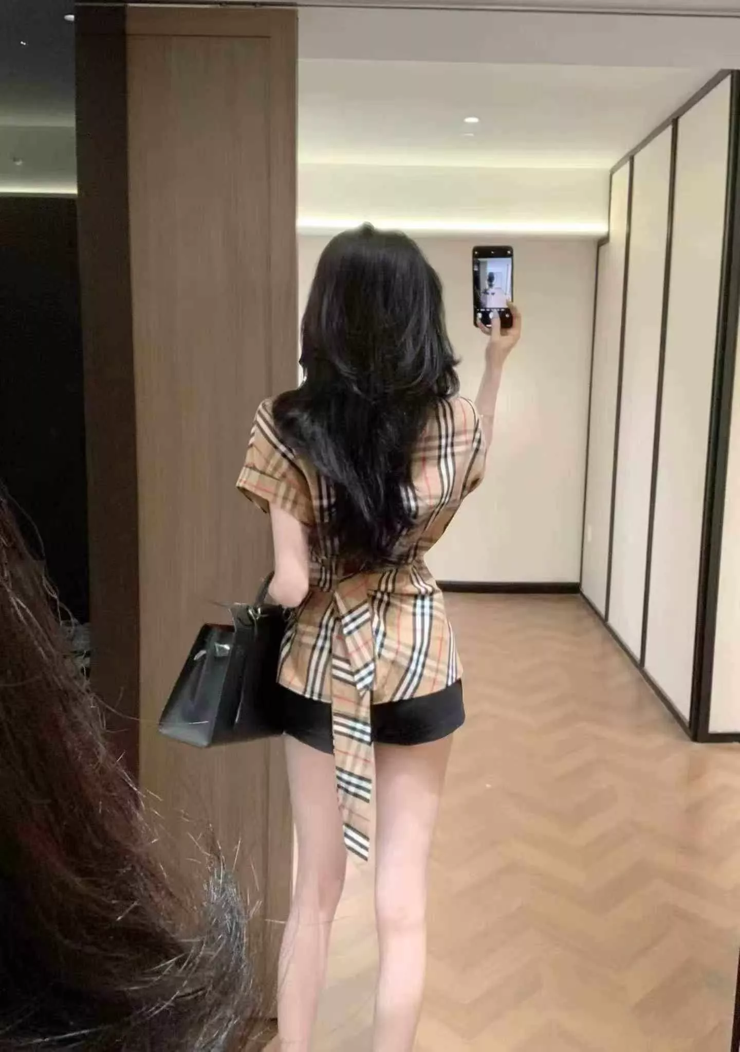 버버리 자수 체크 허리 스트랩 셔츠 상세 이미지 33