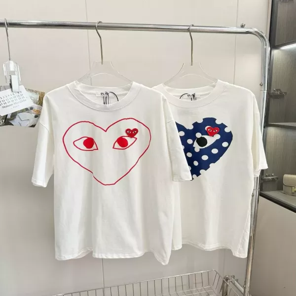 꼼데가르송 일본 한정 하트 로고 반팔 상의