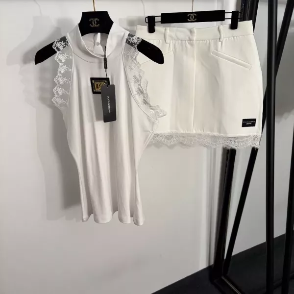 돌체앤가바나 레이스 배색 민소매 상의와 미니 스커트 세트