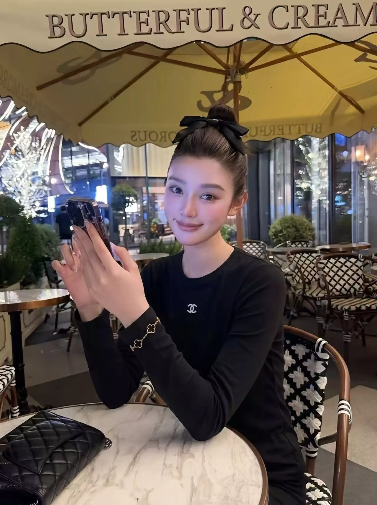 샤넬 로고 프린트 슬림 롱슬리브 탑 상세 이미지 19
