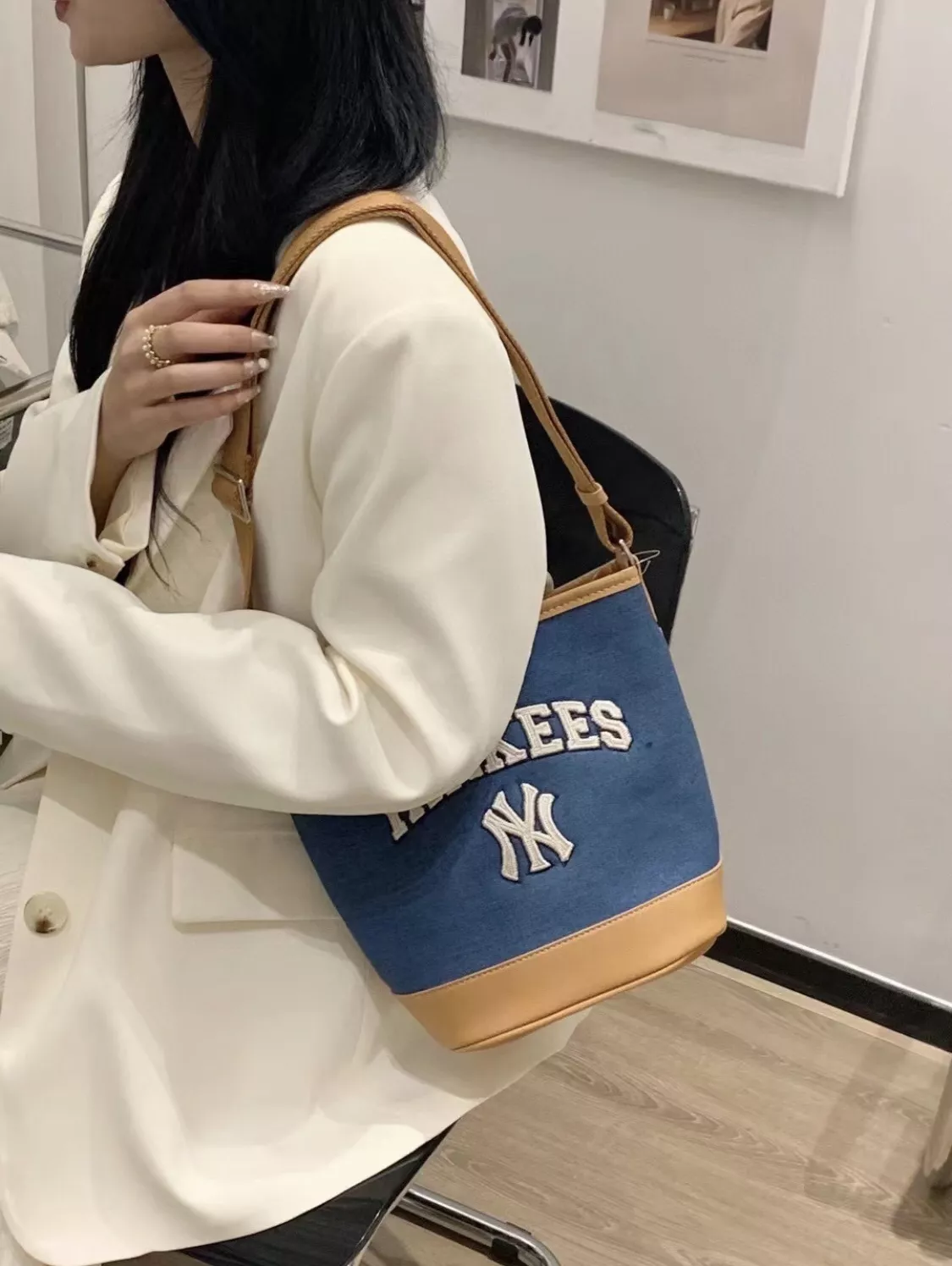 엠엘비 레트로 무드 자수 캔버스 숄더 겸 크로스 가방 상세 이미지 20