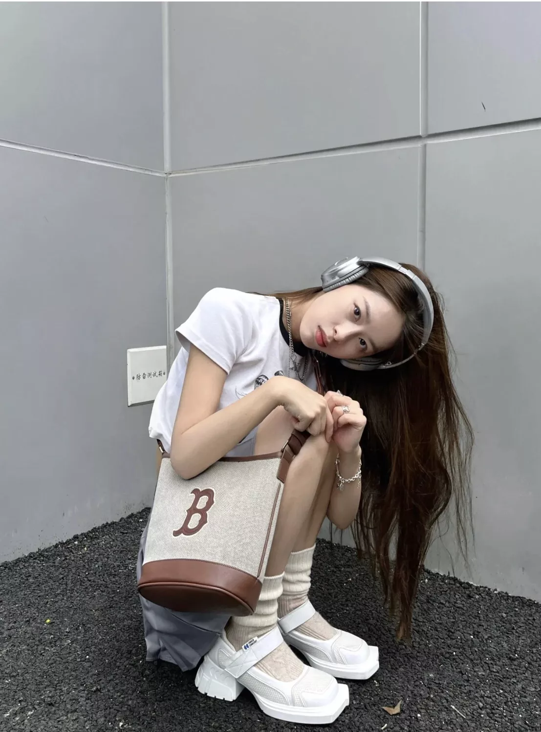 엠엘비 복고 무드 자수 포인트 캔버스 가방 상세 이미지 26