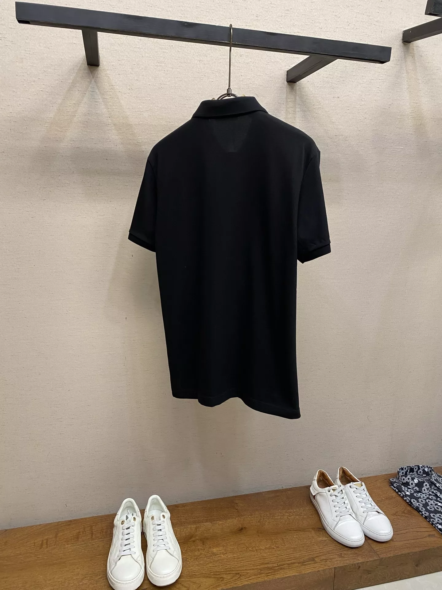 루이비통 클래식 자수 포인트 피케 폴로 탑 상세 이미지 2