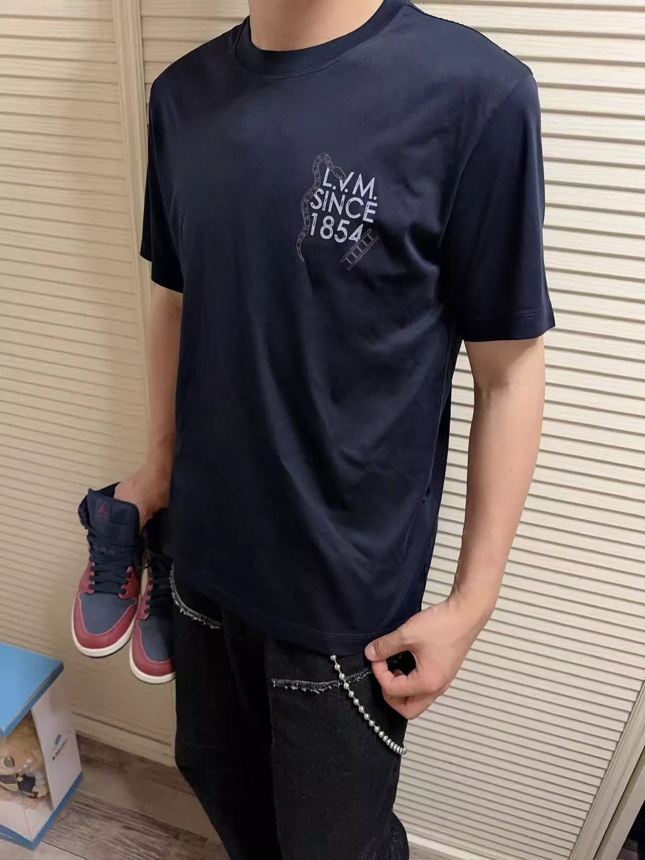 루이비통 레터링 프린트 네이비 코튼 반팔 탑 상세 이미지 11
